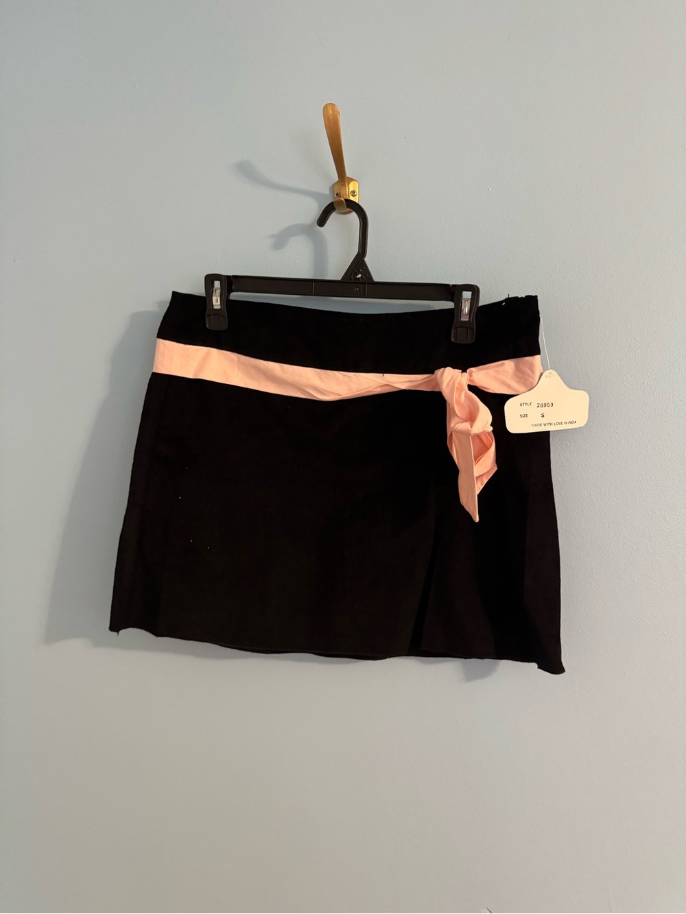 vintage y2k 100 cotton mini skirt from angie with pink belt detail size S